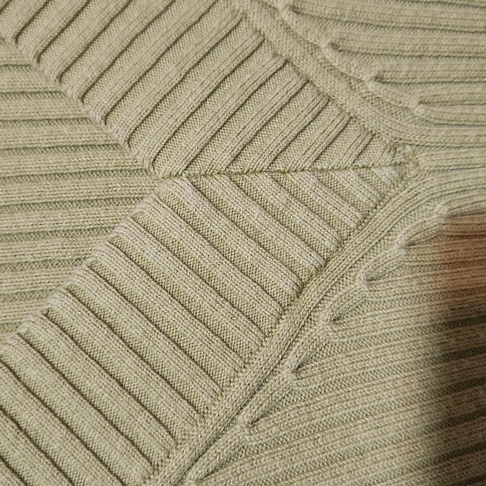 Sweater - Picture 4 of 5